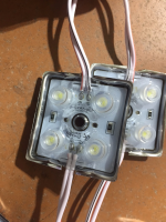 Cụm 4 đế sắt lồi