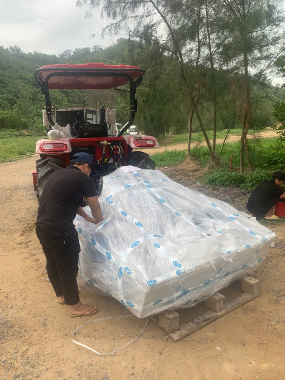 Lắp đặt máy sàng cát và máy kéo tại dự án