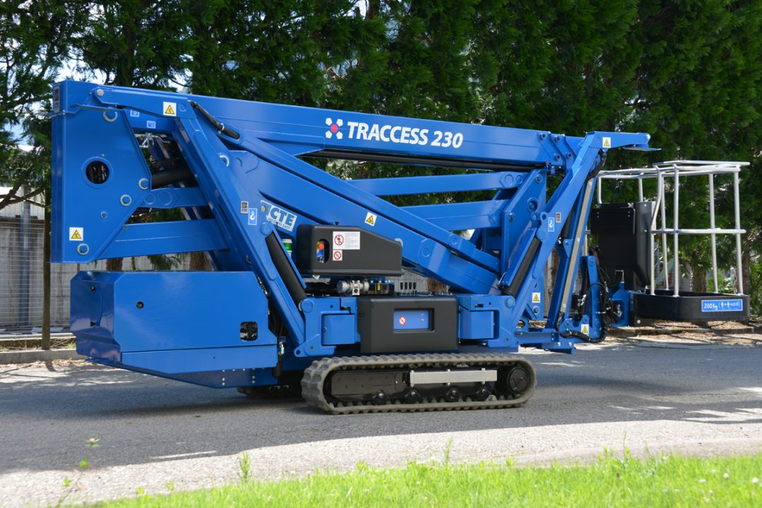 Xe nâng người chân nhện CTE TRACCESS 230