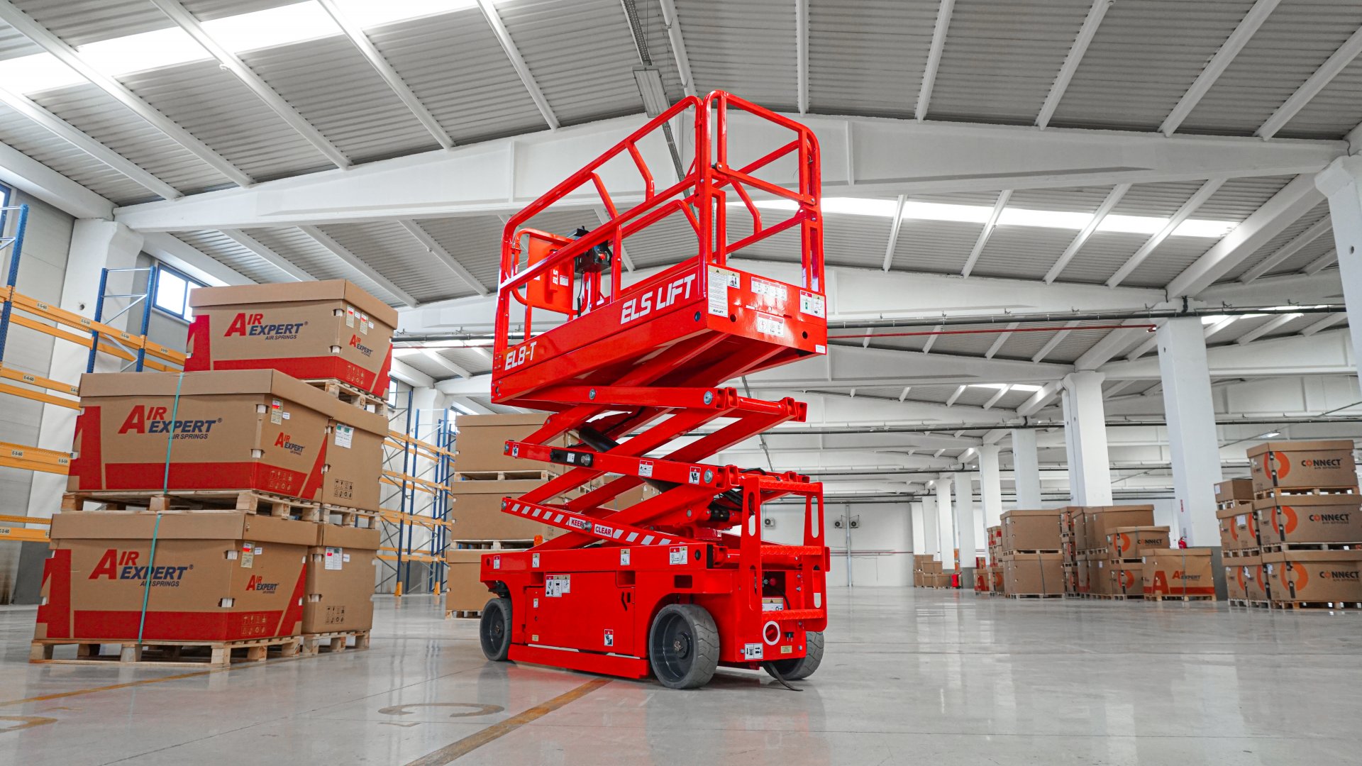 XE NÂNG NGƯỜI DẠNG CẮT KÉO EL8-T