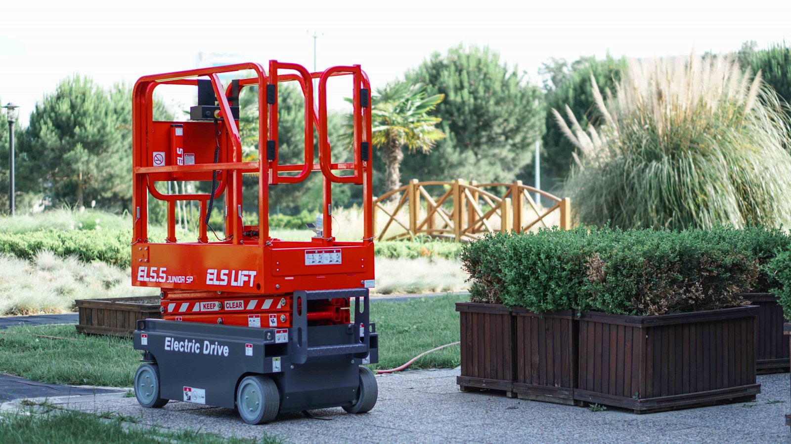 XE NÂNG NGƯỜI DẠNG CẮT KÉO EL 5.5 JUNIOR SP