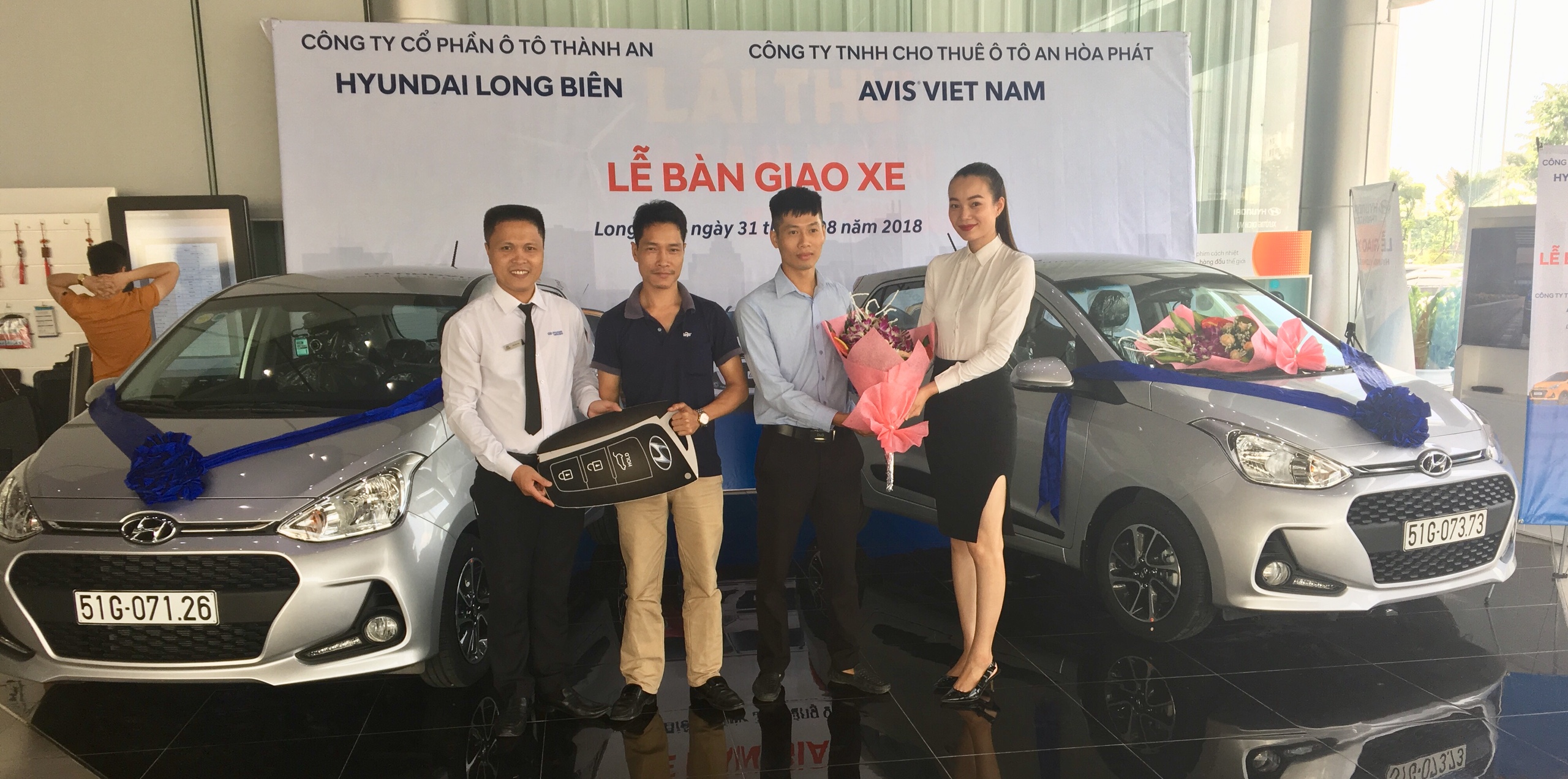 HYUNDAI LONG BIÊN bàn giao lô 7 xe Grand i10 cho AVIS VIỆT NAM