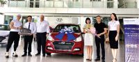 HYUNDAI LONG BIÊN bàn giao lô 22 xe Hyundai Grand i10 cho Công ty Cổ phần HTC Liên Vận Quốc Tế