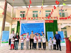 Hành trình sẻ chia - Nâng bước tương lai