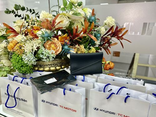 KHÉP LẠI CHƯƠNG TRÌNH TRI ÂN KHÁCH HÀNG DỊCH VỤ – BẰNG NHỮNG MÓN QUÀ THẬT Ý NGHĨA