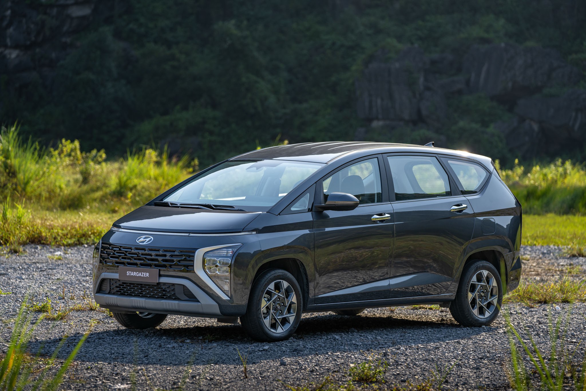 HYUNDAI STARGAZER - NGÔI SAO GIA ĐÌNH