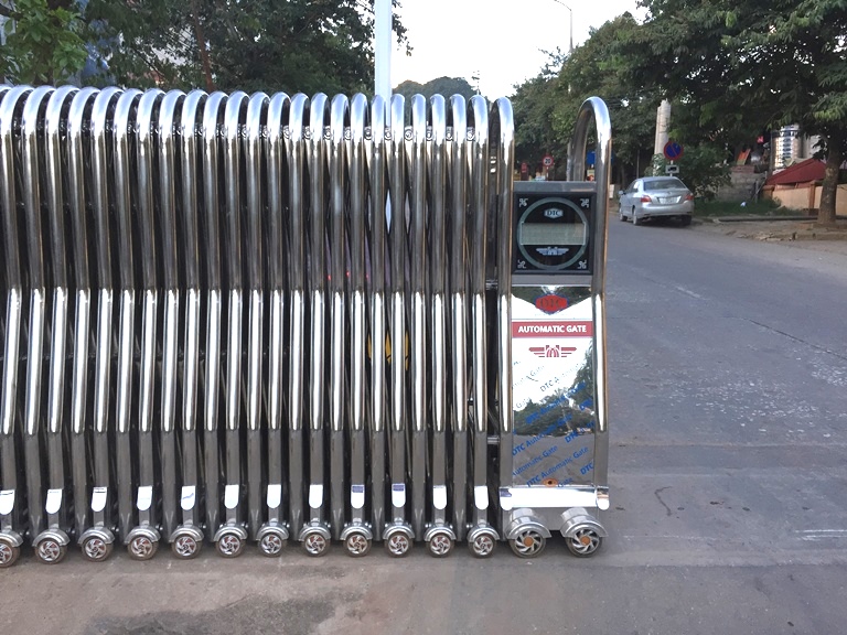 cổng xếp tự động tại vinh