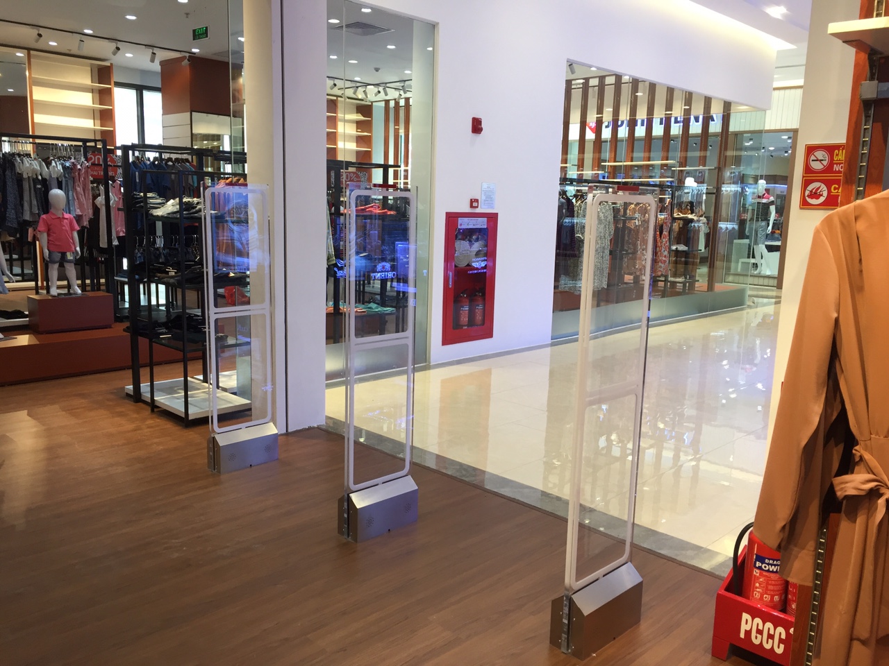 cổng siêu thị tại vinh