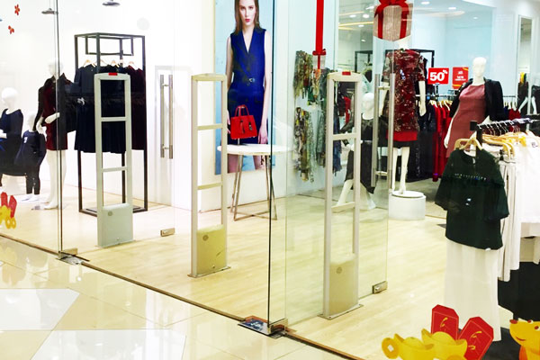 Cổng siêu thị tại Nghệ An