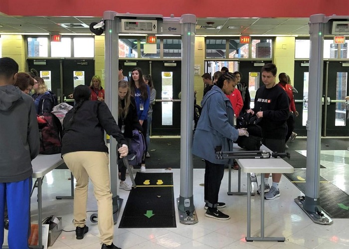 Cung cấp cổng dò kim loại uy tín tại Vinh