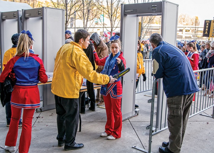 Cung cấp cổng dò kim loại uy tín tại Vinh