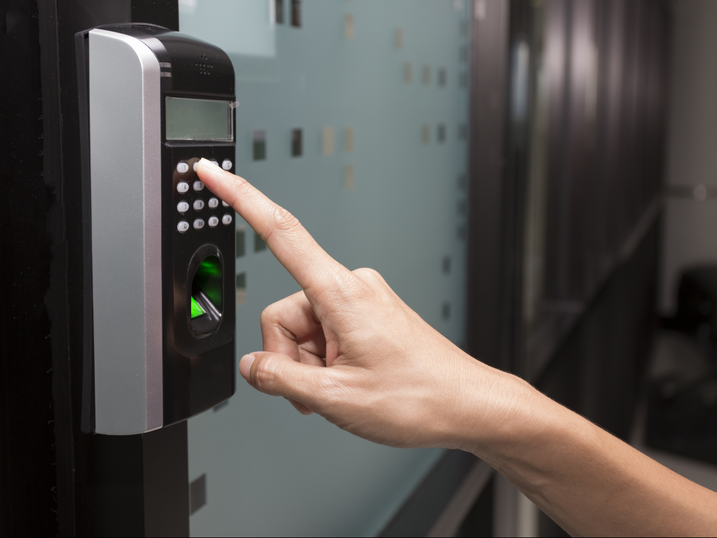 Thiết bị kiểm soát an ninh