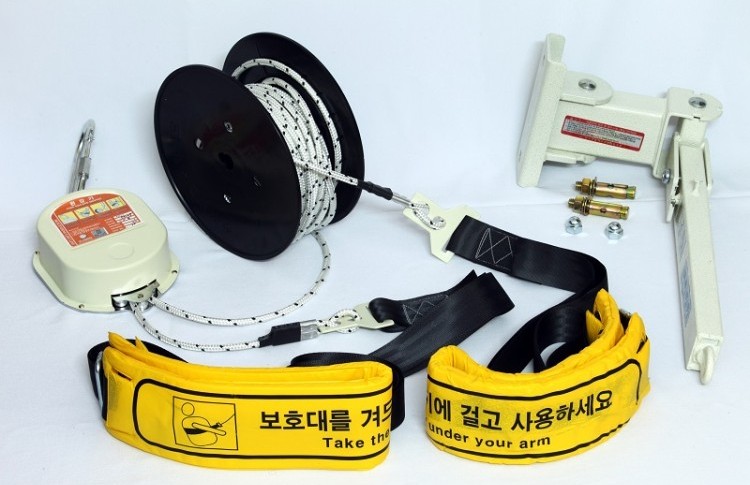 Dây thoát hiểm hạ chậm