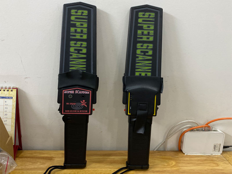 máy dò kim loại