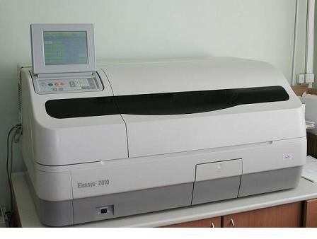 Máy xét nghiệm phân tích miễn dịch Roche cobas Elecsys 2010