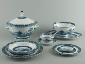 Bộ đồ ăn 10 người - Hoàng Cung - Hồn Việt