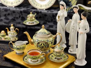 Bộ trà 1.3L - Hoàng Cung - Hoàng Liên