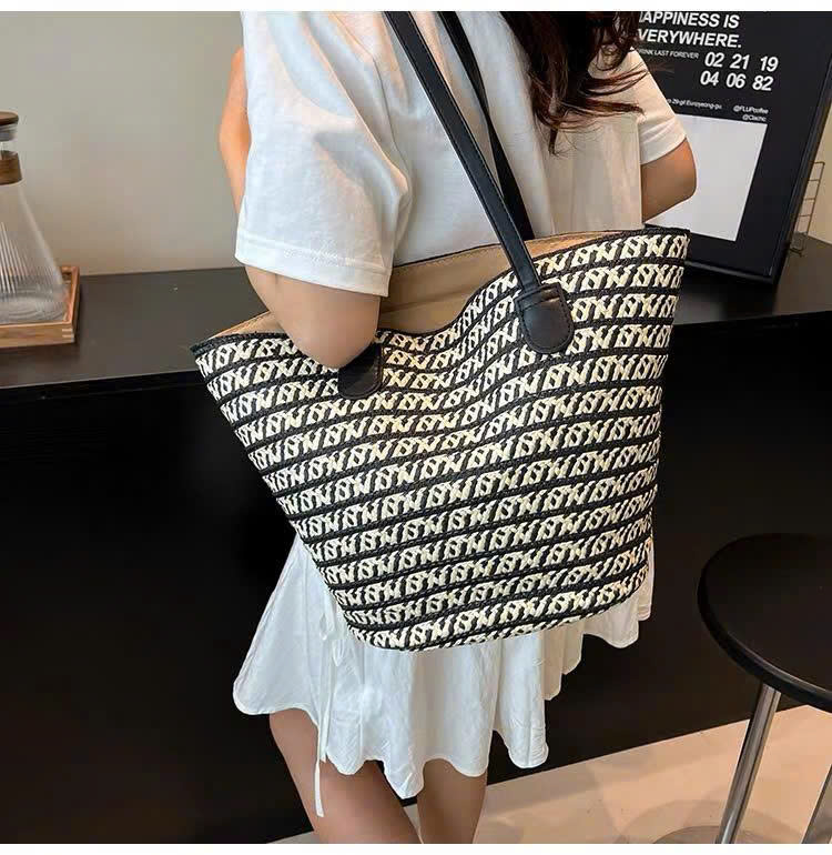 z6803625345385_54e7d5f782b6859a5d4ffa6d9bd7e755