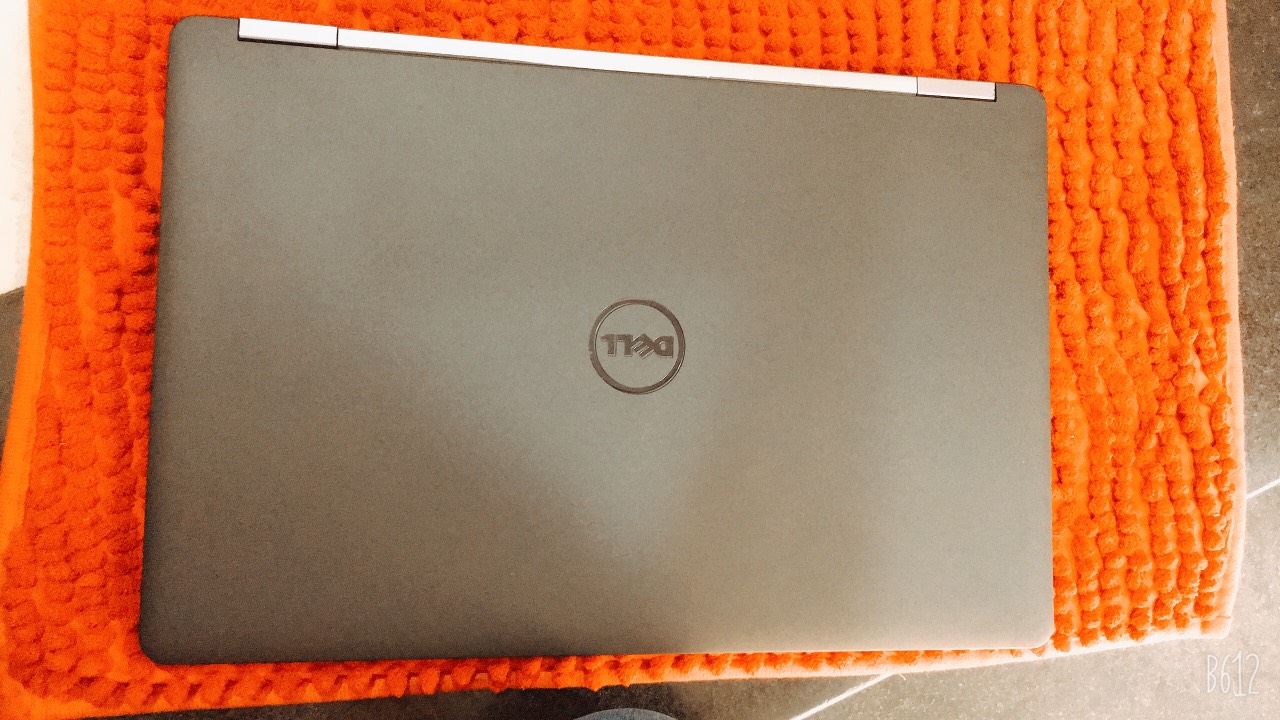 #Laptop #Dell #E5570 #Core_i7- 6820HQ #VGA #Rời R7 M370 ( HÀNG BAO ĐẸP , KHÁCH CHÊ XẤU TẶNG LUÔN )