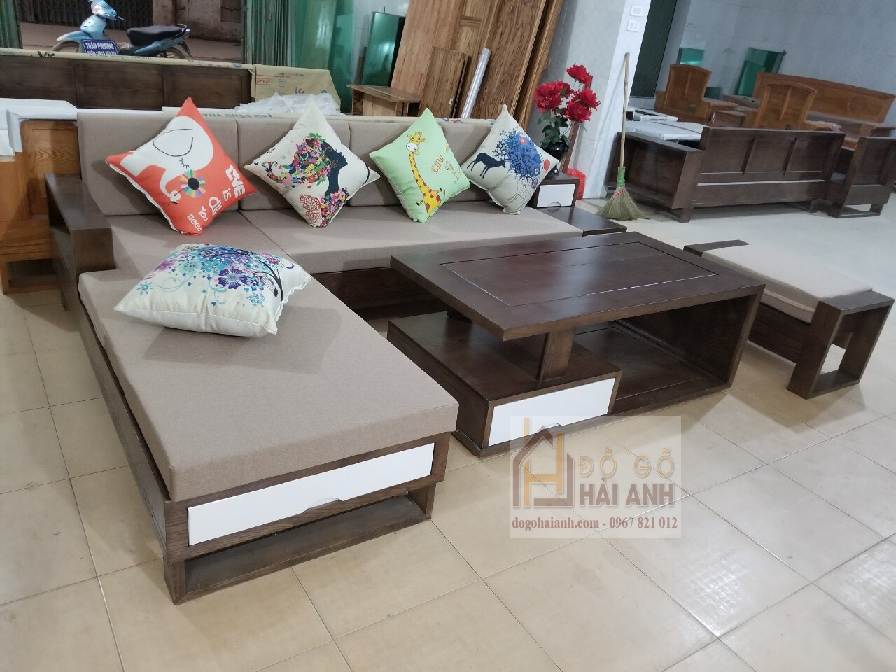 bàn ghế phòng khách gỗ sồi hà nội