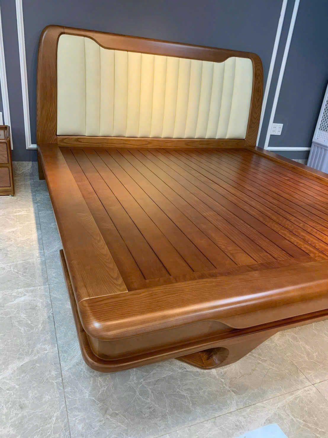 Giuong-soi-tua-dem-da