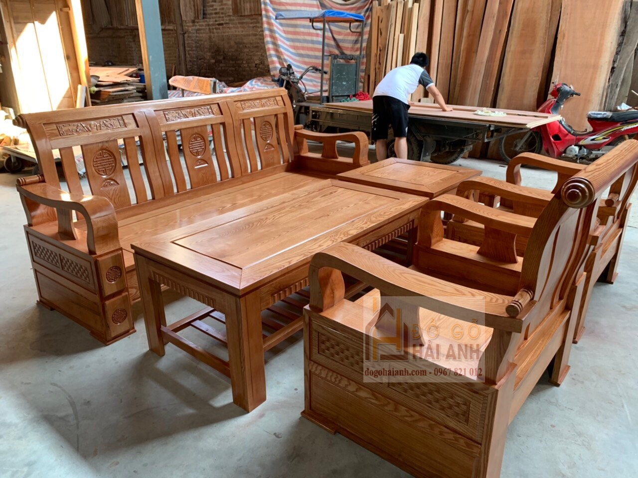 bàn ghế phòng khách cuốn thư