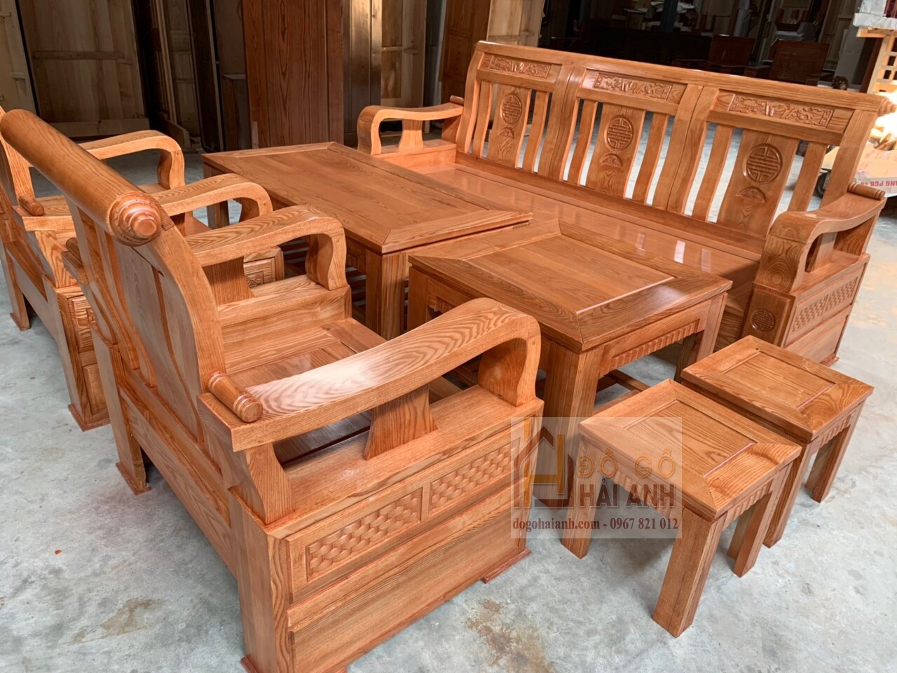 Bộ bàn ghế phòng khách gỗ sồi nga mẫu cuốn thư màu đinh hương