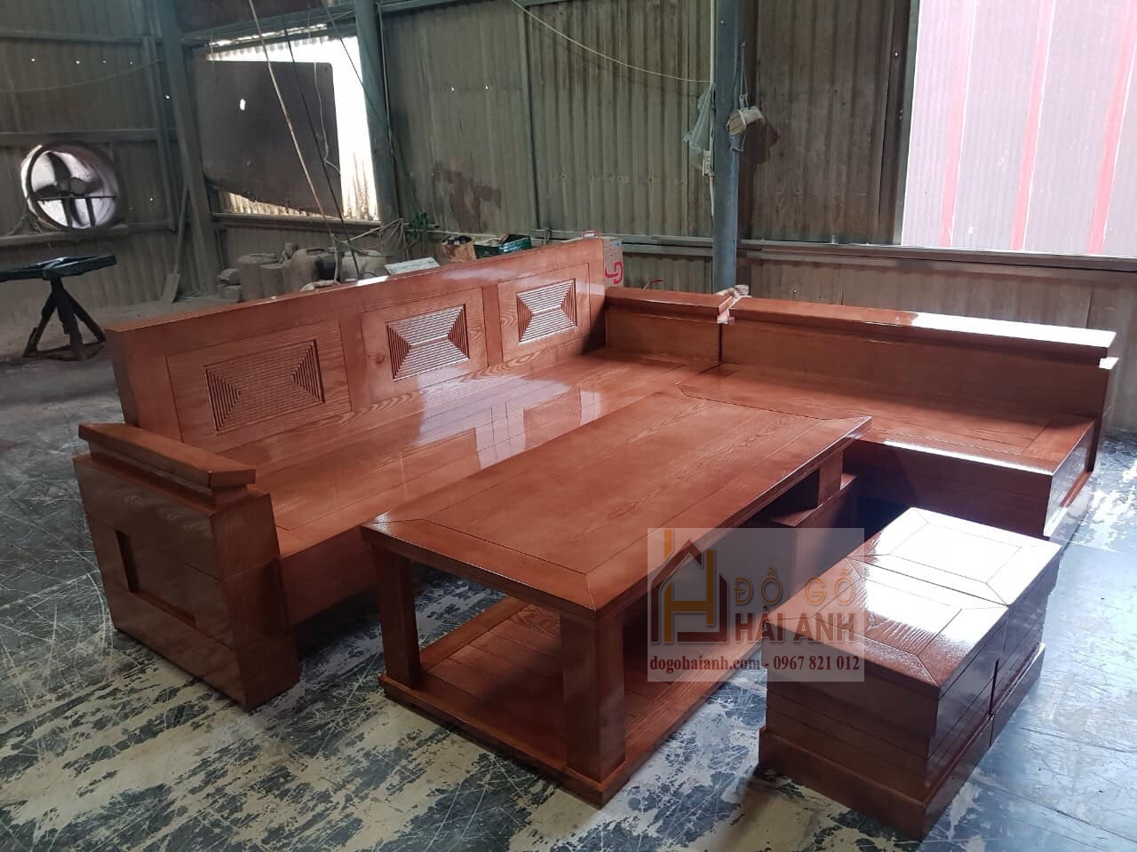 Sofa góc gỗ sồi nga tay nghiêng