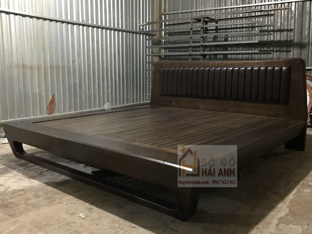 Giường chân quỳ gỗ sồi nga