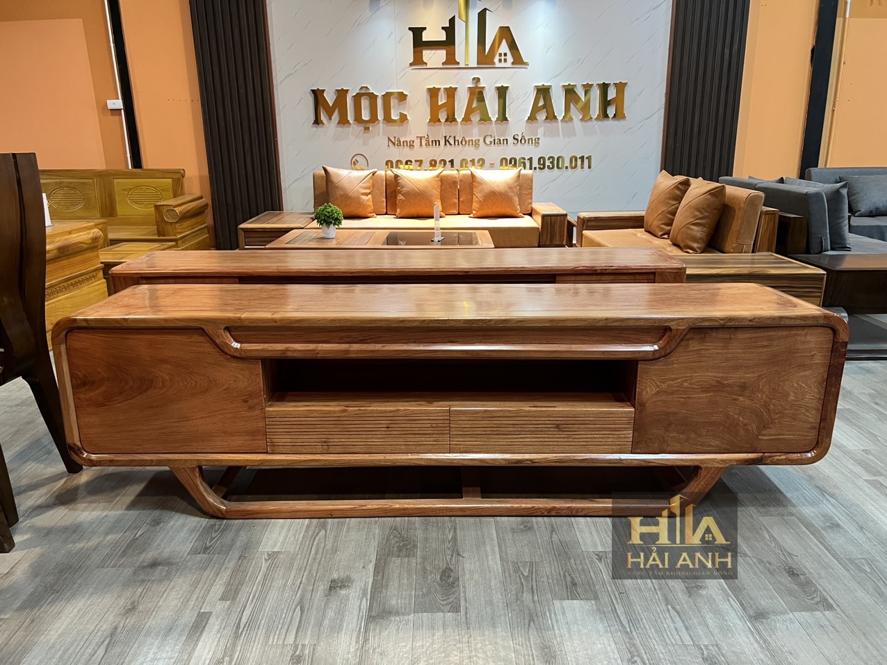 Kệ tivi chân thuyền gỗ hương đá
