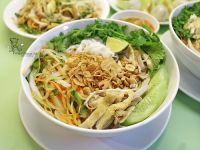 MÂM CƠM MÙA HÈ VỚI PHỞ GÀ TRỘN, NỘM GÀ NGÓ SEN