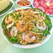 GỎI TÔM MĂNG CỤT RAU CÀNG CUA