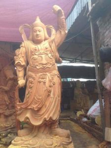 Tượng Kim Cương bằng gỗ tại đồ thờ Đăng Năng