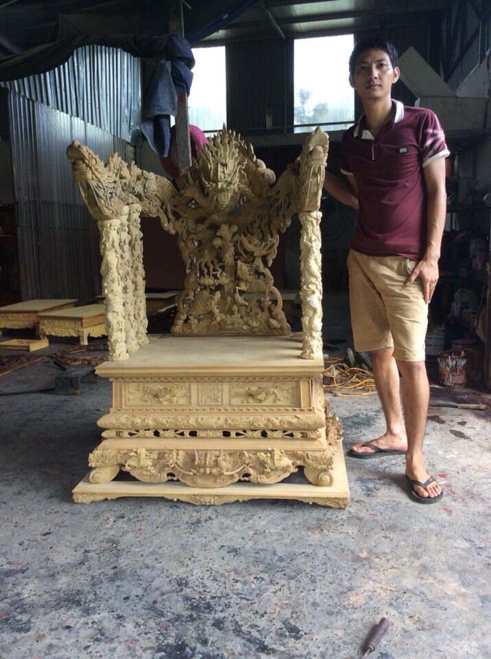 Mẫu ngai thờ tại đồ thờ Đăng Năng