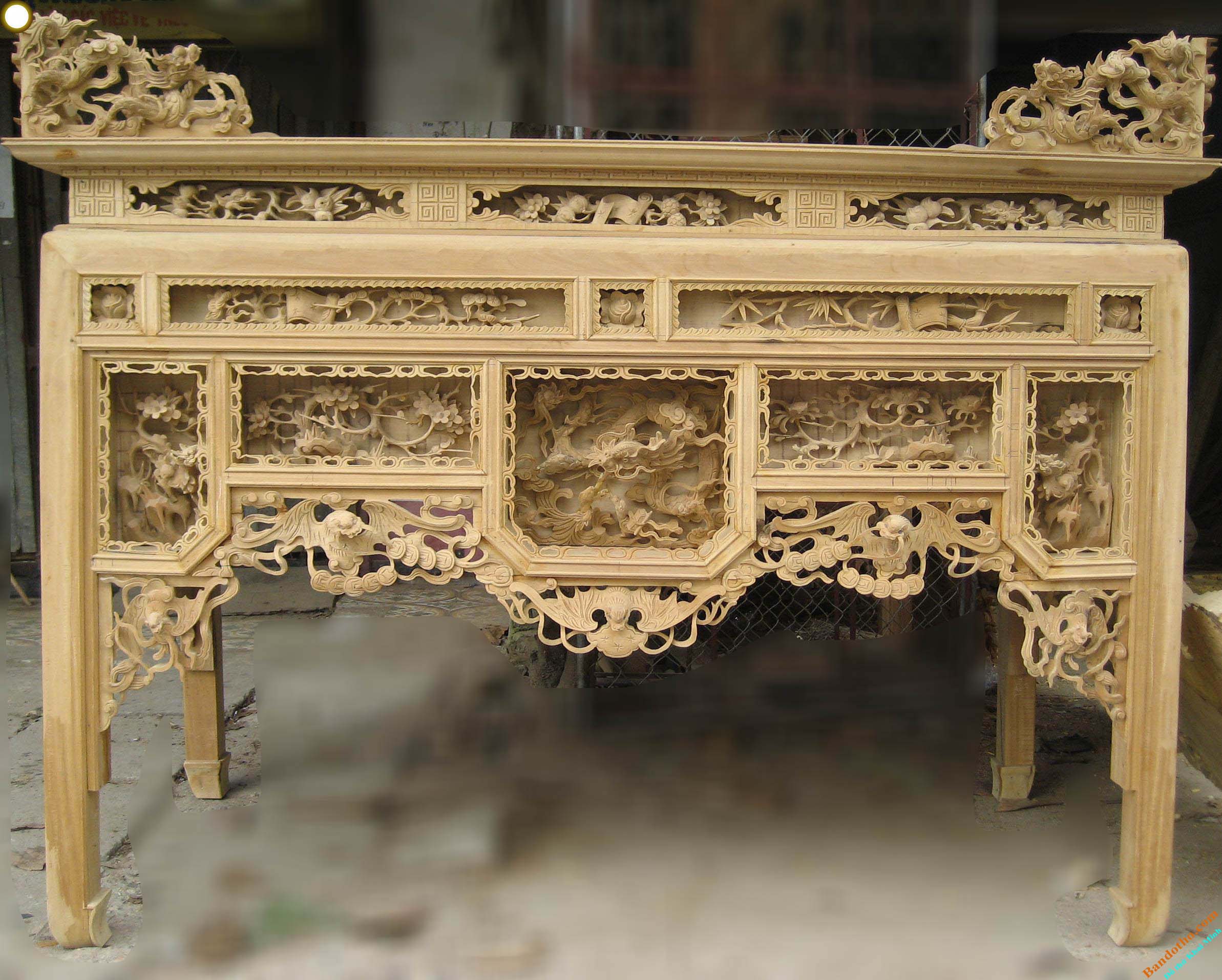 Mẫu bàn thờ ô xa đẹp 03