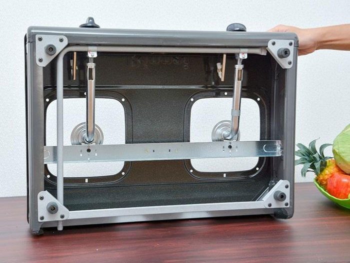 Có 2 bếp nấu
Đánh lửa bằng Magneto
Kích thước 590 x 446 x 153 mm