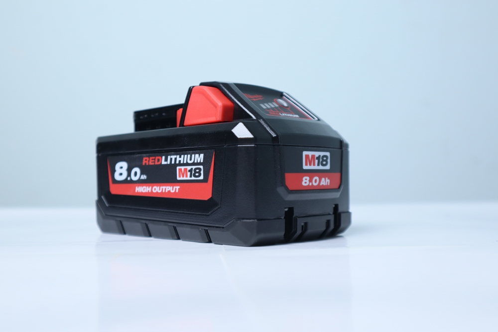 Pin Li-Ion RedLithium 18v 8.0ah Milwaukee M18HB84