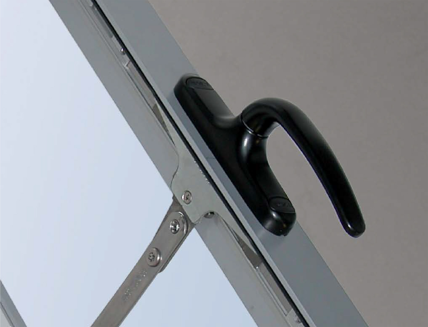 Tay Nắm Cửa Nhôm Unica Apex Hafele 972.05.089