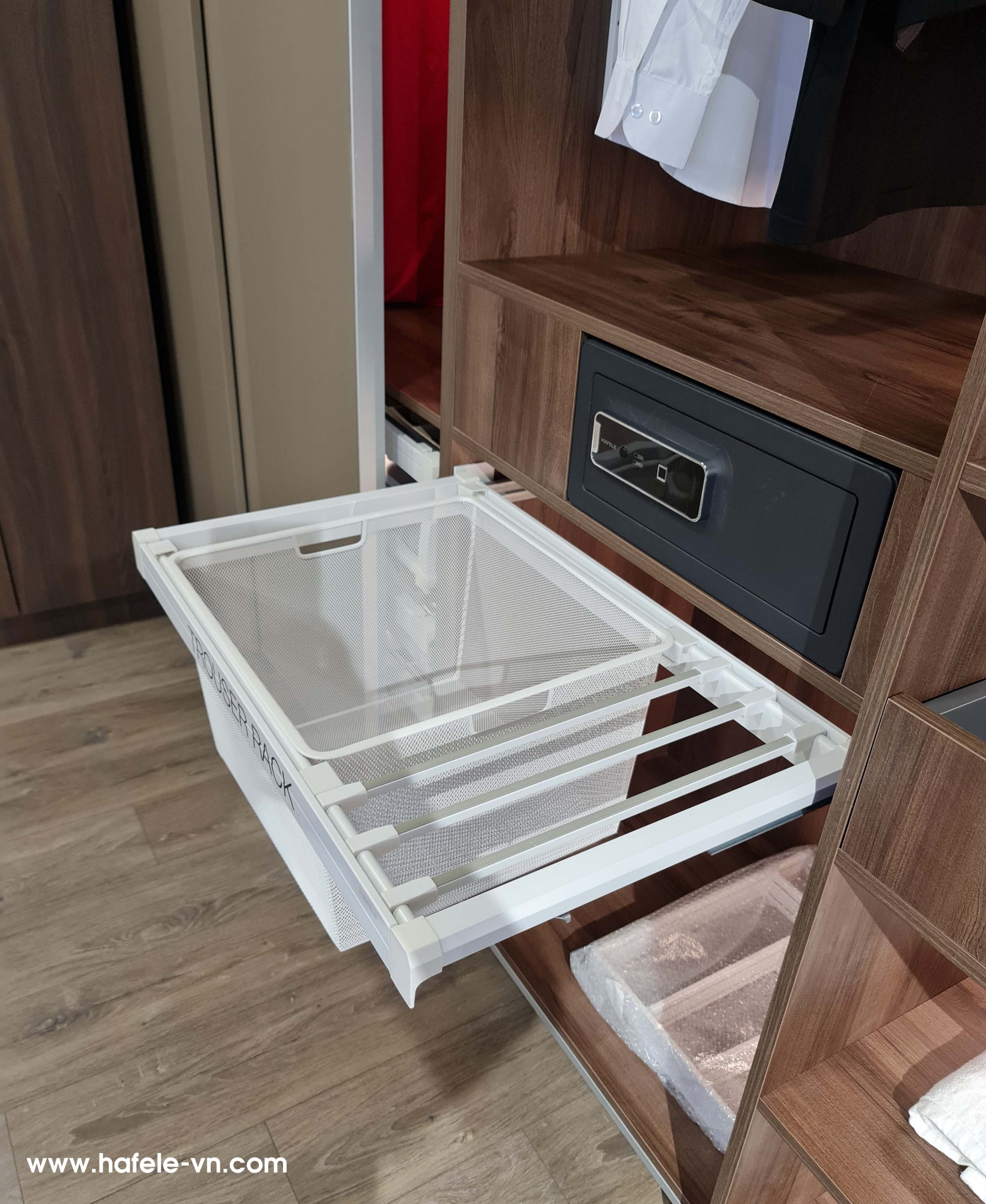 anh2-moc-treo-quan-tu-quan-ao-hafele-807-95-831
