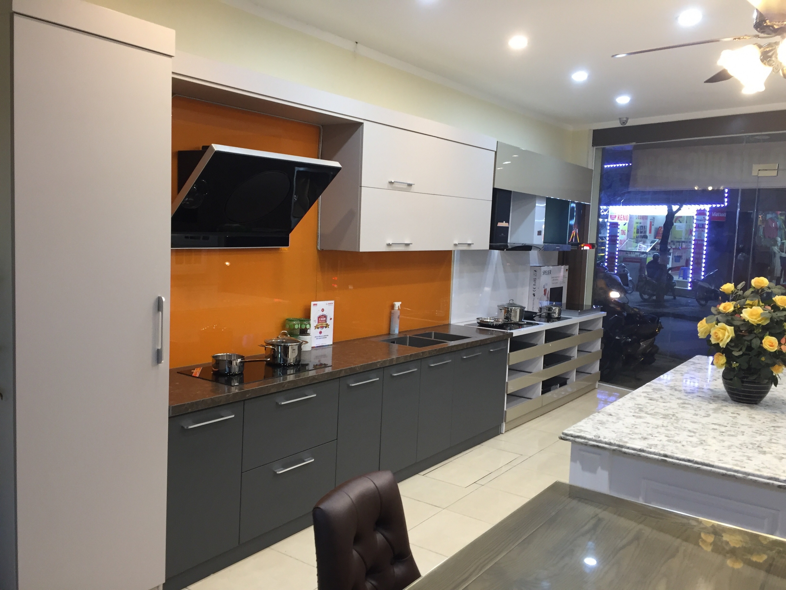 SHOWROOM 16 TRUNG KÍNH_TRUNG HÒA_CẦU GIẤY_HÀ NỘI