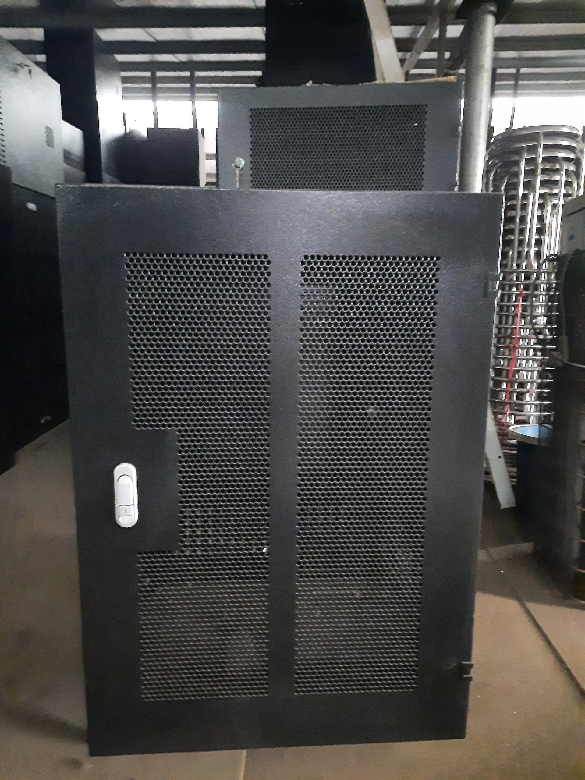 TỦ RACK 15U D600 2 CÁNH