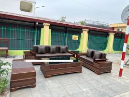 Sofa gỗ sồi bàn hộp chữ nhật vách kín lưng