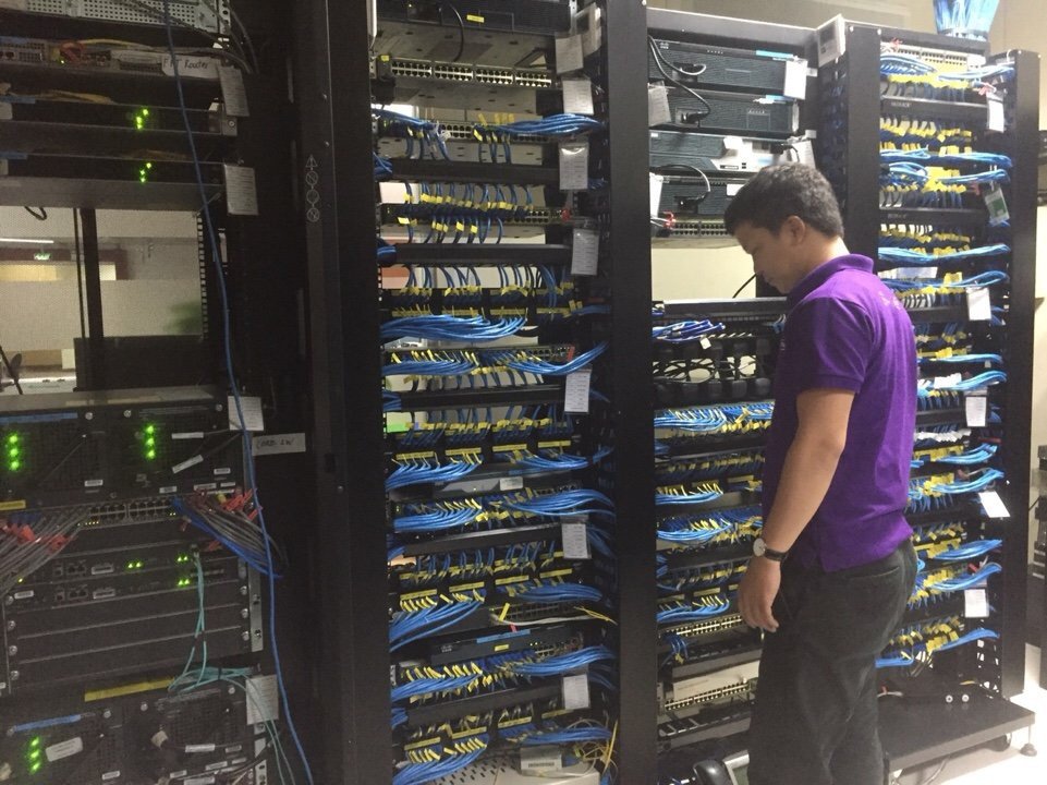 Digitech chuyên cung cấp các giải pháp mạng, tư vấn, lắp đặt máy chủ,...