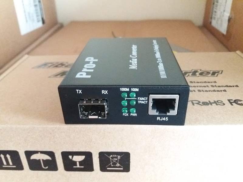 PRO-224-SFP Media converter 10/100/1000M base-Tx to 4 base-Fx