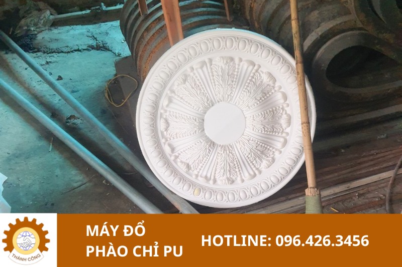 Phào chỉ pu sắc nét