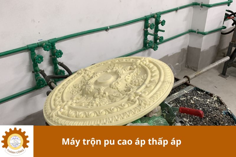 Phào chỉ pu trang trí nội thất thay cho gỗ