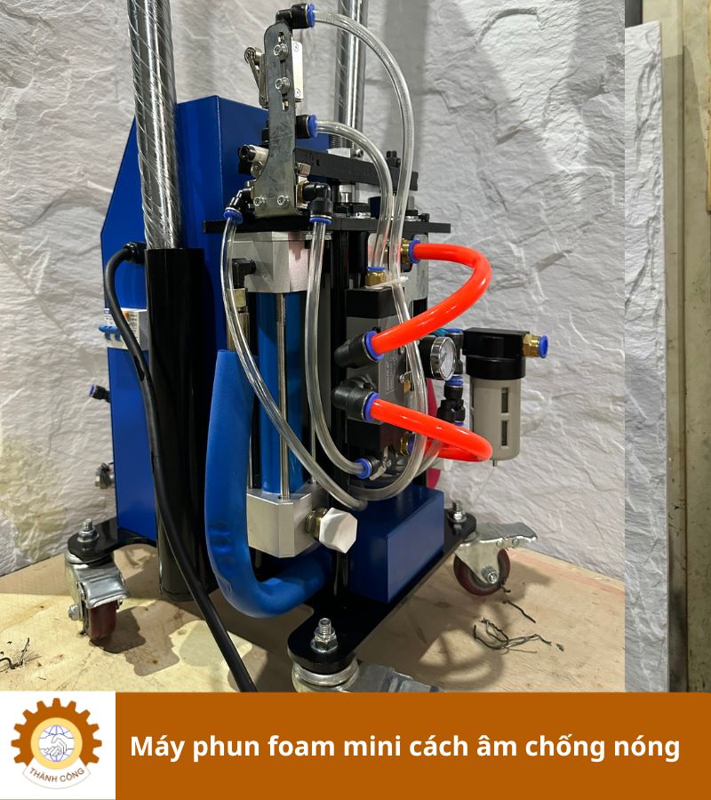 Tính năng của máy phun foam mini cách âm chống nóng