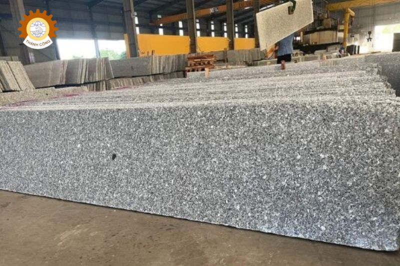 Đá trắng suối lau là gì?