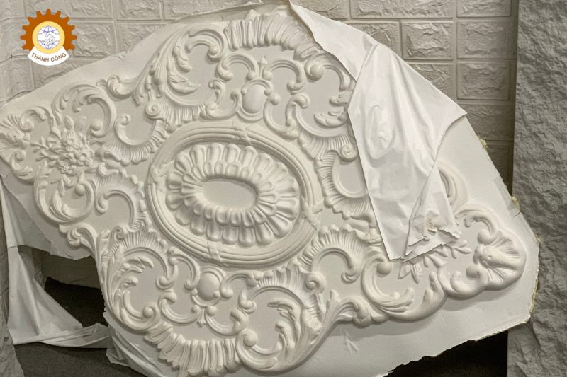 Ứng dụng phào chỉ pu giả gỗ trong trang trí nội thất