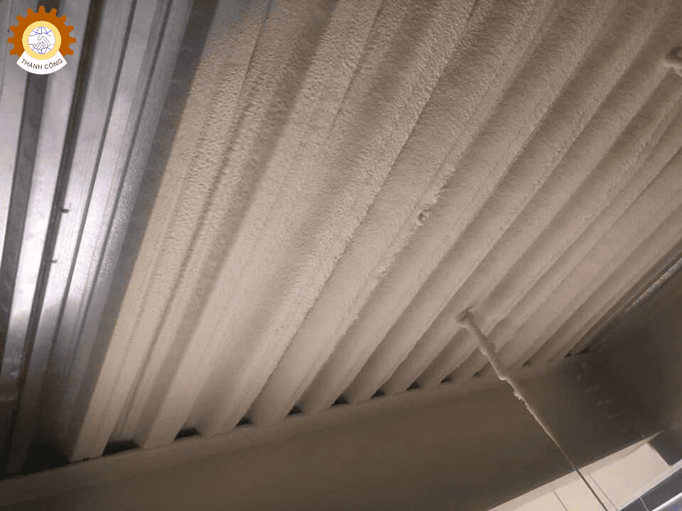 phun pu chống thấm